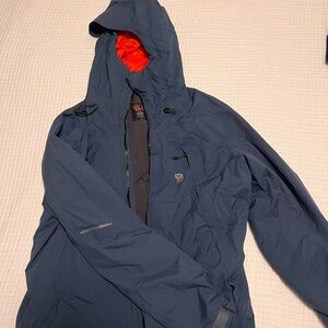 Mountain Hardwear Marauder Insulated jacket with broken zipper, navy